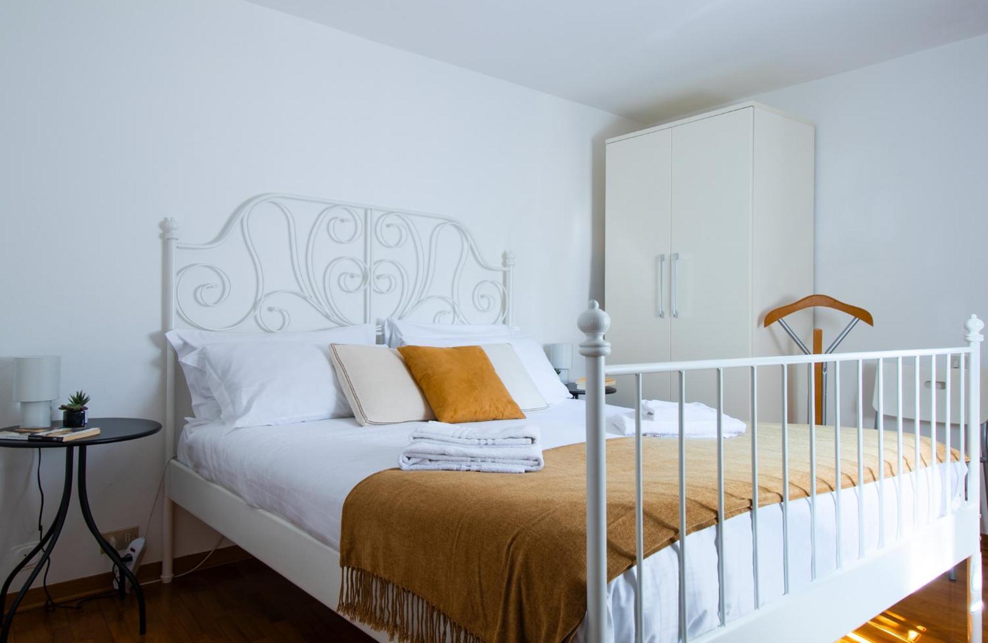 Apartament Romantic Attic In Center